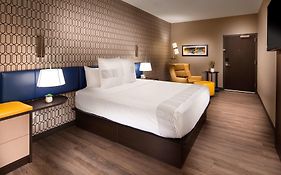 Glo Best Western Nashville Airport